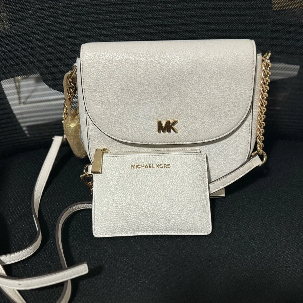 Michael Kors Crossbody & Matching Wallet - Picture 1 of 12